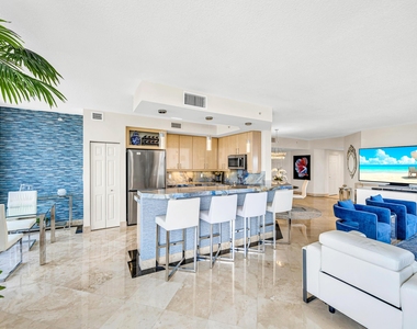 100 S Birch Road - Photo Thumbnail 9