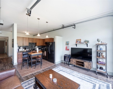 1611 Central Avenue - Photo Thumbnail 9