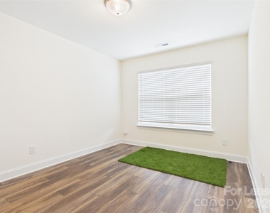 3944 Fadden Street - Photo Thumbnail 5
