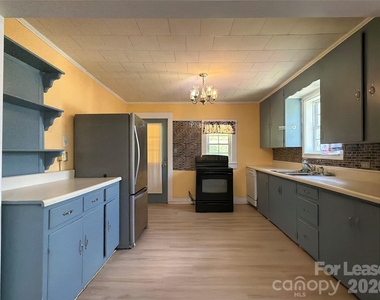 3103 Lowell Road - Photo Thumbnail 3