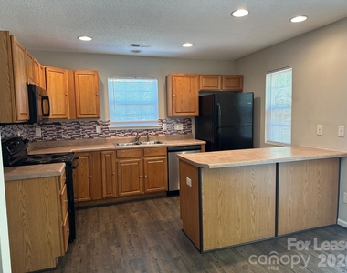 15105 Deshler Court - Photo Thumbnail 6