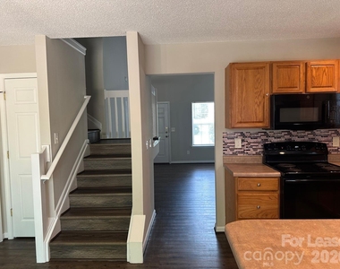15105 Deshler Court - Photo Thumbnail 7