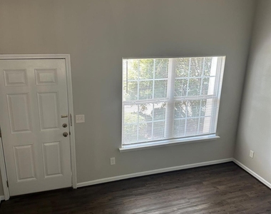 15105 Deshler Court - Photo Thumbnail 3