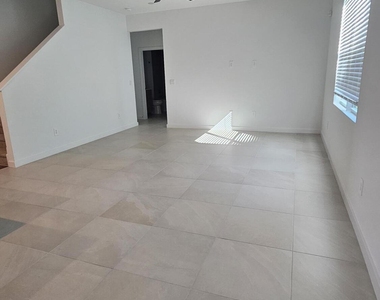 5351 Se Cable Drive - Photo Thumbnail 4