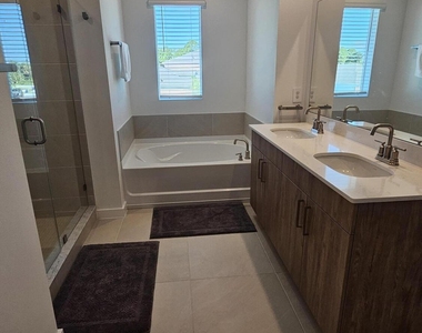 5351 Se Cable Drive - Photo Thumbnail 7