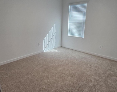 5351 Se Cable Drive - Photo Thumbnail 9