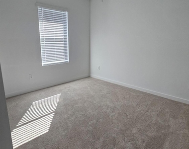 5351 Se Cable Drive - Photo Thumbnail 11