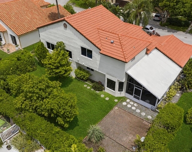 4734 Nw 5th Court - Photo Thumbnail 11