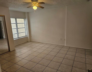 4158 Inverrary Drive - Photo Thumbnail 9