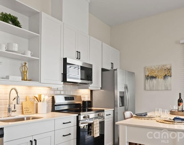 426 N Tryon Street - Photo Thumbnail 22