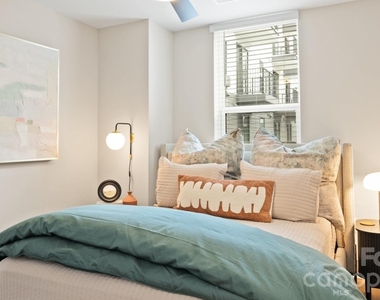 426 N Tryon Street - Photo Thumbnail 15