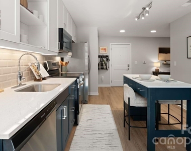 426 N Tryon Street - Photo Thumbnail 11