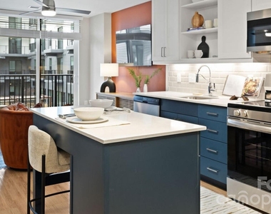 426 N Tryon Street - Photo Thumbnail 13