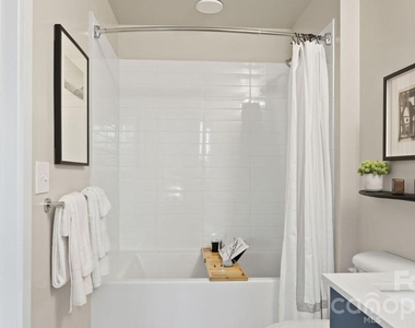 426 N Tryon Street - Photo Thumbnail 24