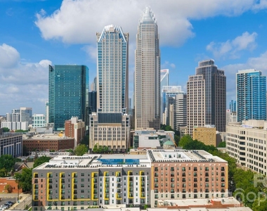 426 N Tryon Street - Photo Thumbnail 2