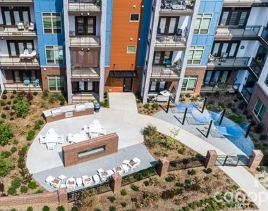 1308 Lorna Street - Photo Thumbnail 3