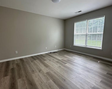 14108 Riding Hill Avenue - Photo Thumbnail 5