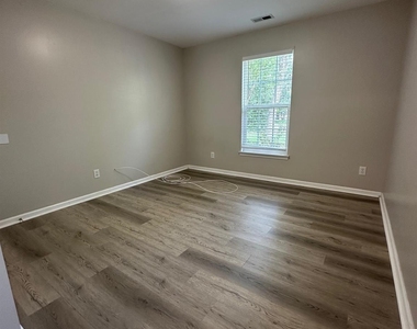 14108 Riding Hill Avenue - Photo Thumbnail 7