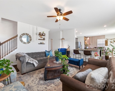 10008 Brawley Lane - Photo Thumbnail 12