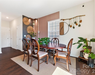 10008 Brawley Lane - Photo Thumbnail 8