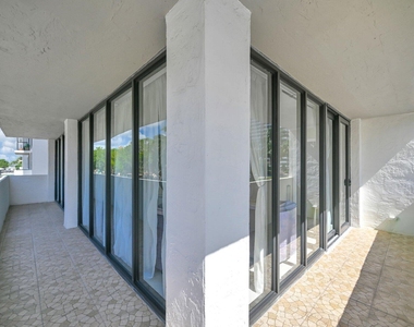 2049 S Ocean Drive - Photo Thumbnail 31