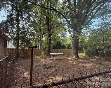 6009 Monteith Drive - Photo Thumbnail 11