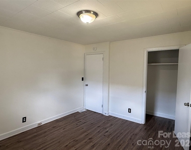 6009 Monteith Drive - Photo Thumbnail 4