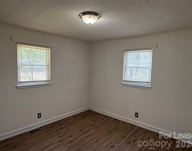 6009 Monteith Drive - Photo Thumbnail 3