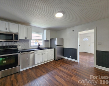 1208 N Juniper Avenue - Photo Thumbnail 5