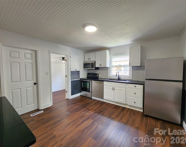 1208 N Juniper Avenue - Photo Thumbnail 4