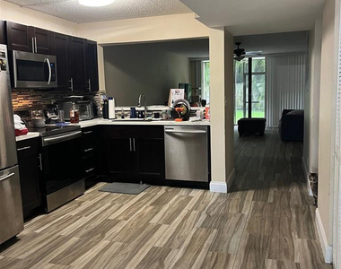 2810 Sw 87th Avenue - Photo Thumbnail 1