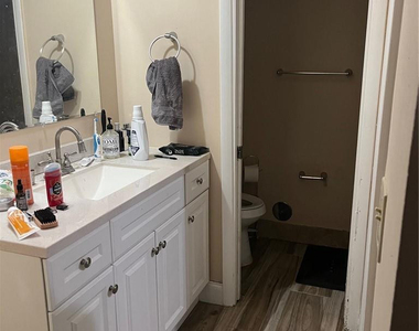 2810 Sw 87th Avenue - Photo Thumbnail 8