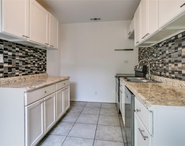 818 E Woodin Boulevard - Photo Thumbnail 16