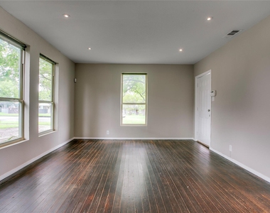 818 E Woodin Boulevard - Photo Thumbnail 7