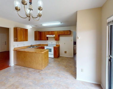 853 W Wintergreen Road - Photo Thumbnail 4