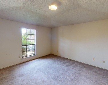 853 W Wintergreen Road - Photo Thumbnail 8