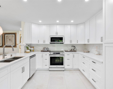 10209 Vestal Court - Photo Thumbnail 8
