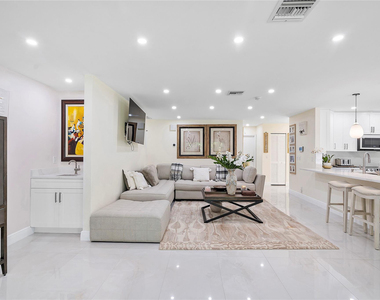 10209 Vestal Court - Photo Thumbnail 13