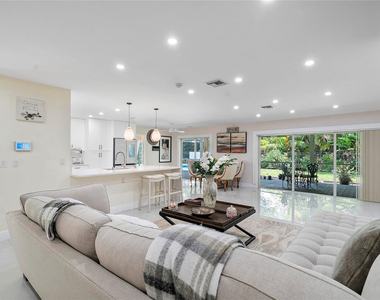 10209 Vestal Court - Photo Thumbnail 5
