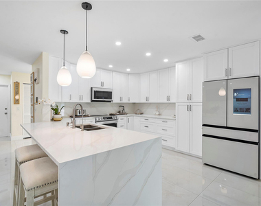 10209 Vestal Court - Photo Thumbnail 7