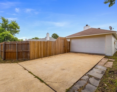 7205 Airline Drive - Photo Thumbnail 25