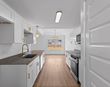 7205 Airline Drive - Photo Thumbnail 12