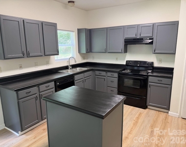 7007 Advocator Lane - Photo Thumbnail 8