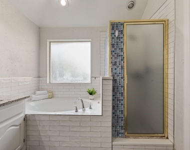 1412 Melody Lane - Photo Thumbnail 12