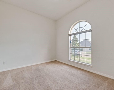 1412 Melody Lane - Photo Thumbnail 13