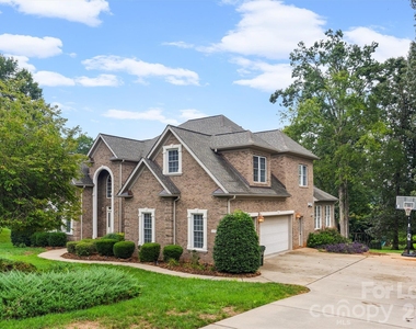 334 Stone Cliff Lane - Photo Thumbnail 39