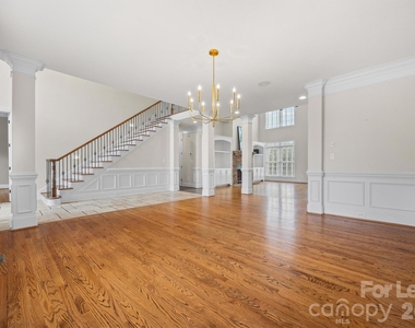 334 Stone Cliff Lane - Photo Thumbnail 3
