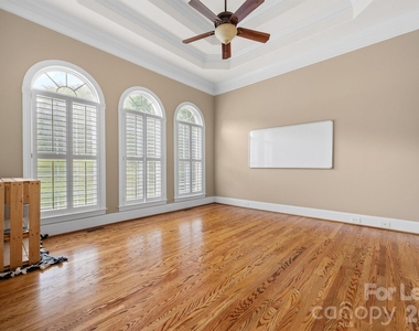 334 Stone Cliff Lane - Photo Thumbnail 4