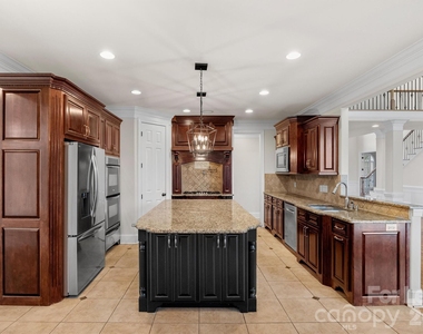 334 Stone Cliff Lane - Photo Thumbnail 9
