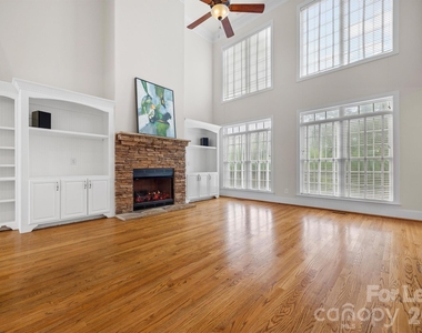 334 Stone Cliff Lane - Photo Thumbnail 5